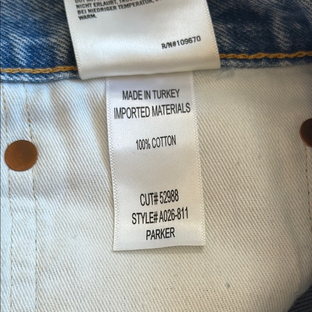 Agolde Parker Light Blue Distressed Jean Shorts Size 28 - Picture 6 of 6